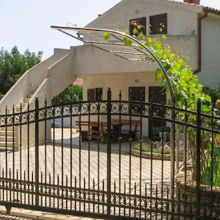 Biserka By Guide Apartman Banjole